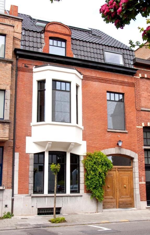 Oyo Bed & Breakfast Kortrijk Eksteriør bilde
